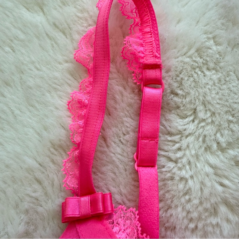 Victoria’s Secret women pink bra 34B limited edition Retail 180$ - Picture 3 of 6